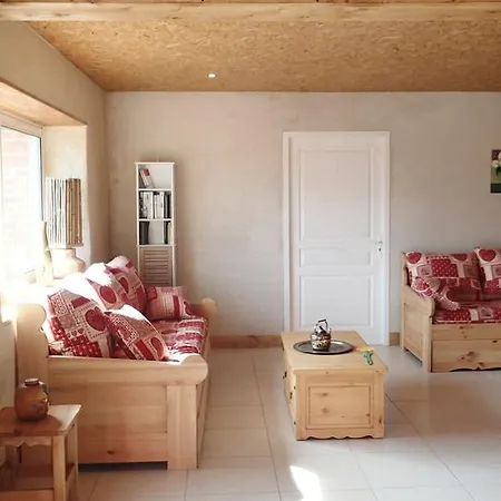 Holiday home Au Nid D'hirondelles