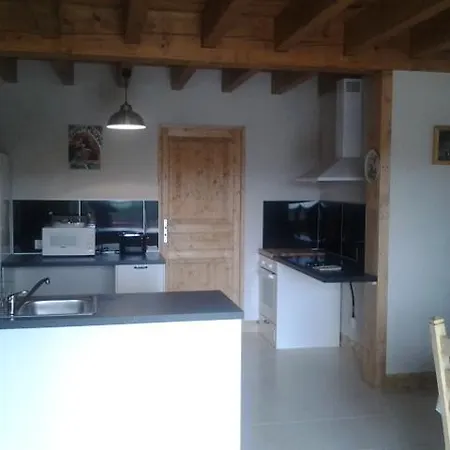 Holiday home Au Nid D'hirondelles